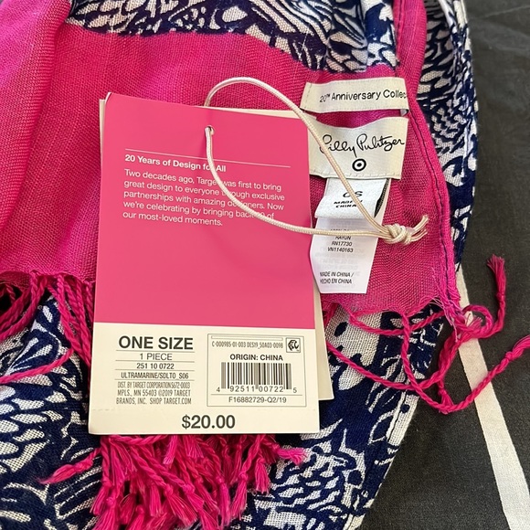 Lilly Pulitzer Scarf - Picture 2 of 3